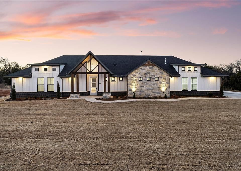 1st image of 881 Meadow Park Dr