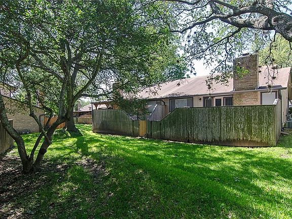2nd image of 1019 Solano Dr