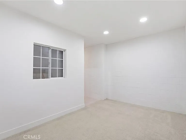 1070 Walnut Grove Ave — Photo 10