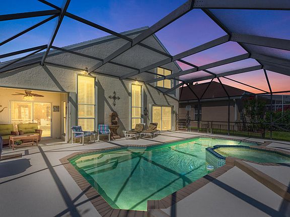 3rd image of 745 NW Waterlily Pl