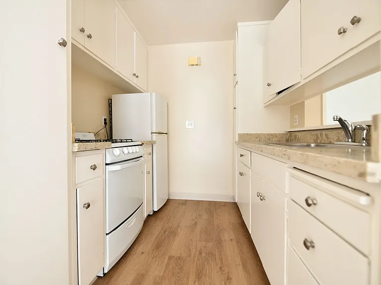 2418 Dwight Way — Photo 8
