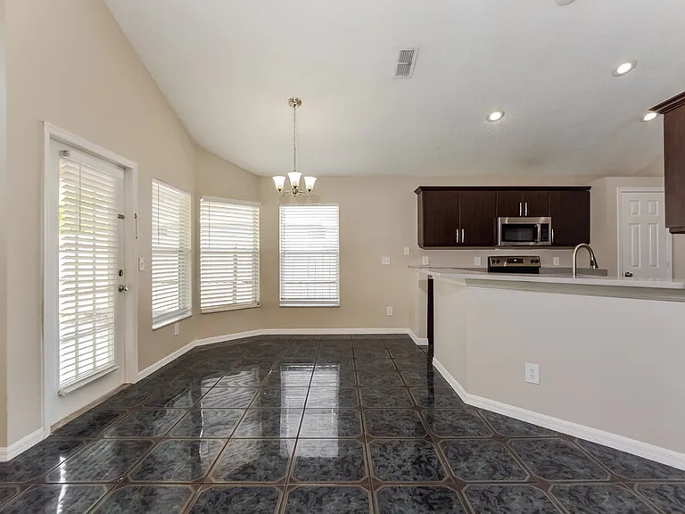 2801 River Ridge Dr — Photo 7