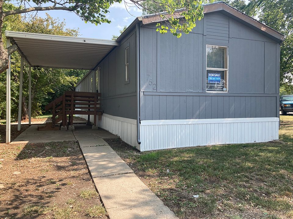 2nd image of 752 SE Ridgeview Dr