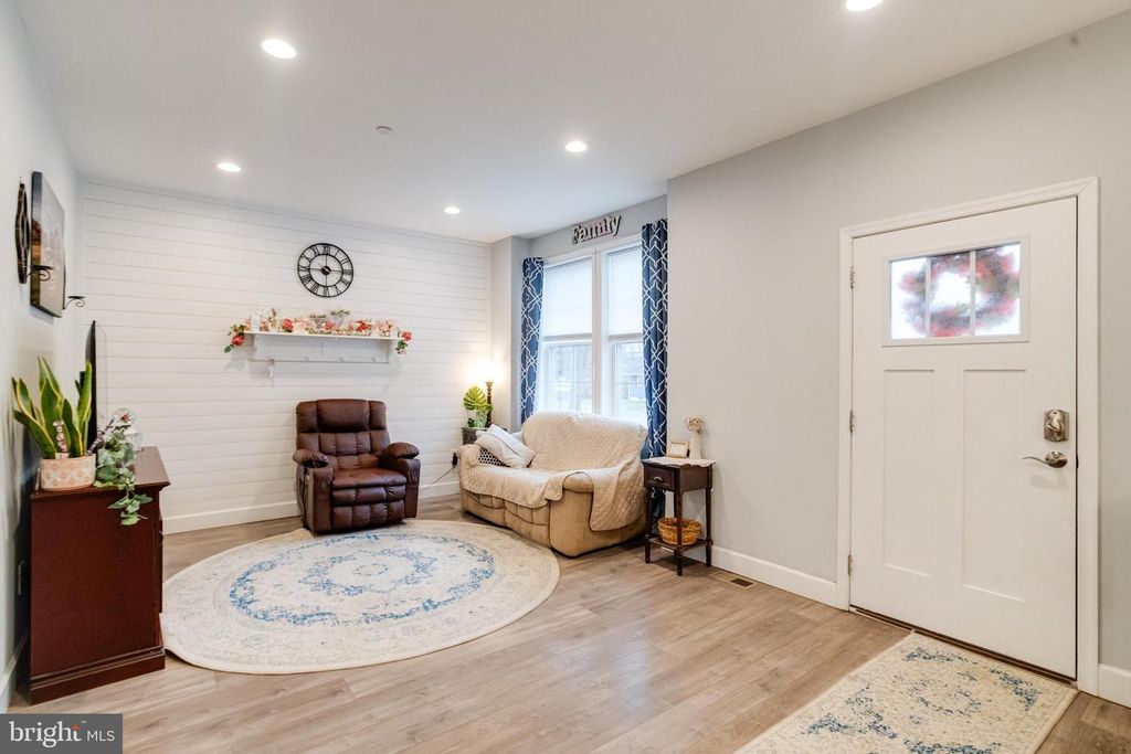 708 Hyde Park Rd, Essex, MD - View 6