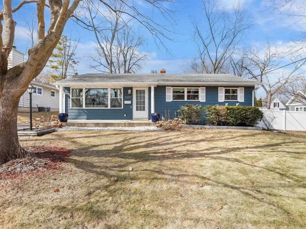 5207 Arrowhead Drive, Monona, WI 53716