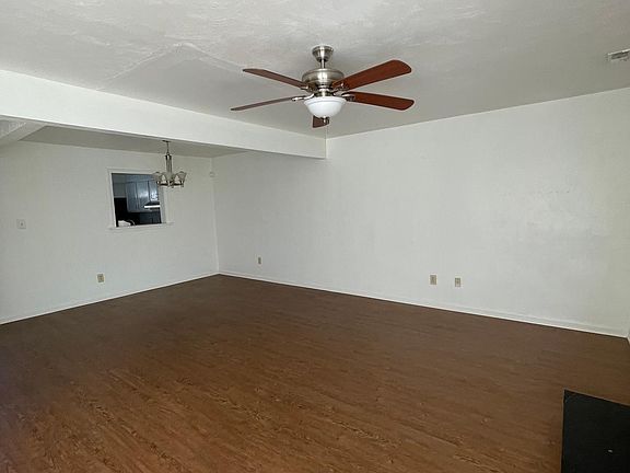 2nd image of 1521 Jameson Dr