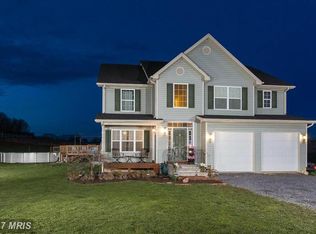 835 Rural Hill Ln, Martinsburg, WV 25403