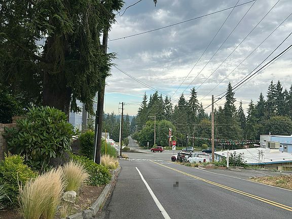 4th image of 8021 234th St SW APT 212