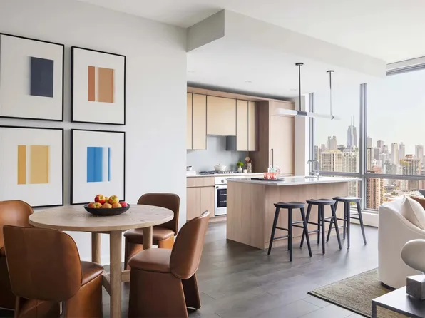164 N Peoria St #2903, Chicago, IL 60607