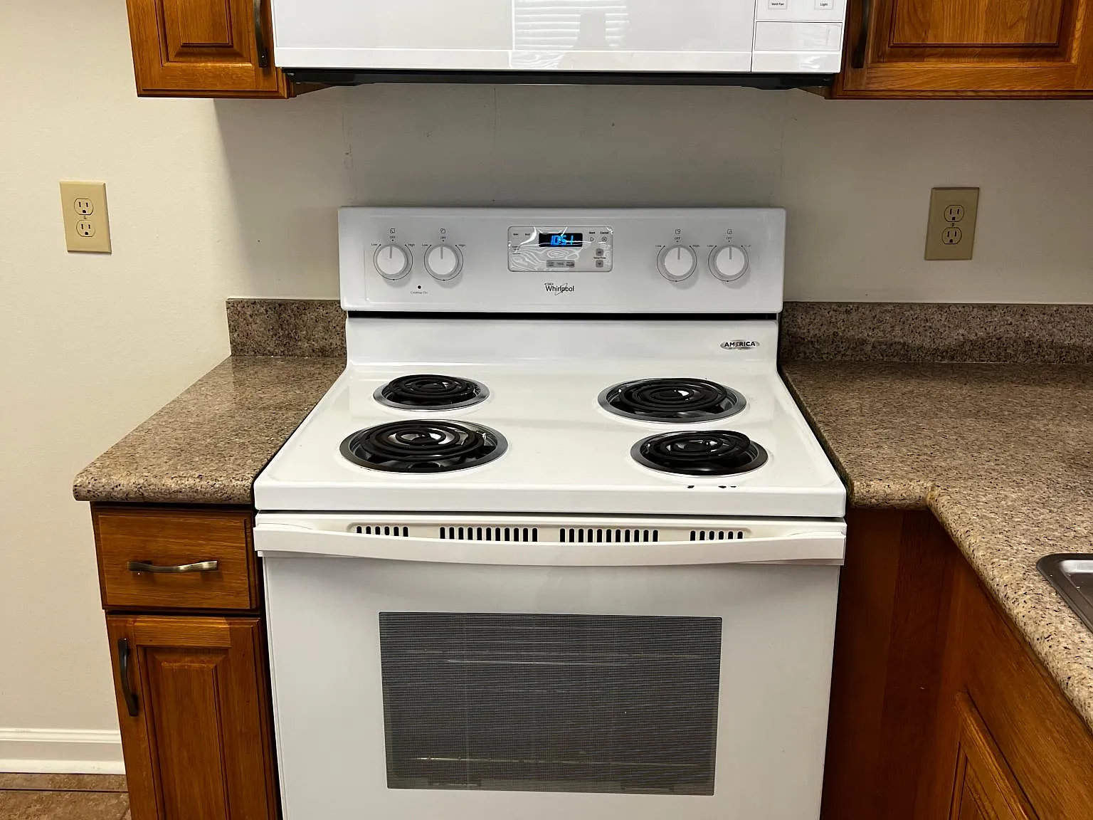 2 bed, 900 sqft, $1,050 — Photo 4