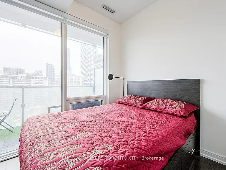 28 Wellesley St E #1104 — Photo 45
