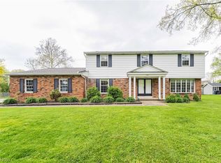 1622 Seven Oaks Dr, Lyndhurst, OH 44124