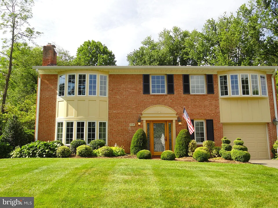7115 Warbler Ln