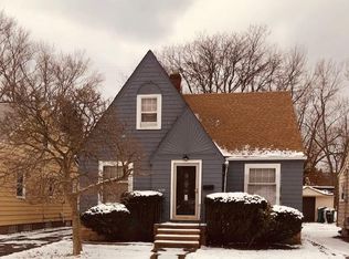 5226 Erwin St, Maple Heights, OH 44137