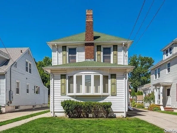 52 Adams Street, Floral Park, NY 11001