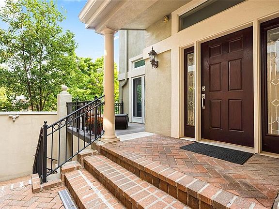 4th image of 5044 Walnut St #2