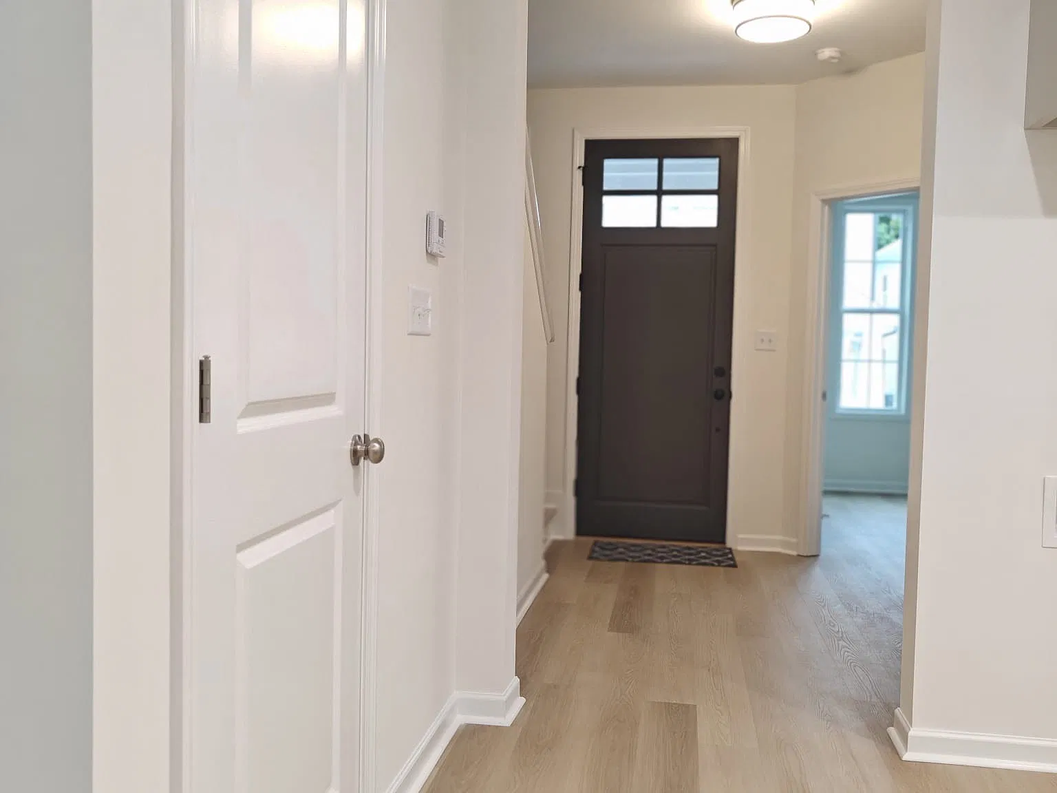 4 bed, 3.5 bath, 1960 sqft, $4,300 — Photo 4