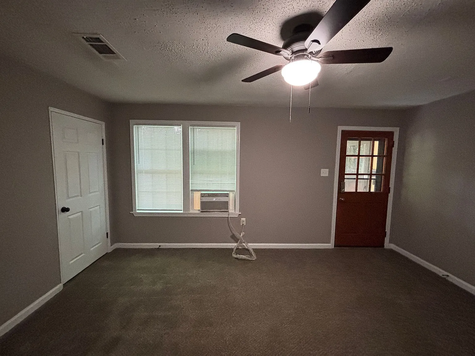 1710 Wolfe St B — Photo 3