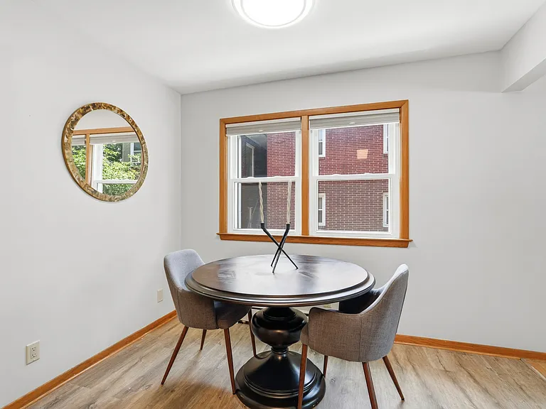 4220 Ingersoll Ave #202 — Photo 9