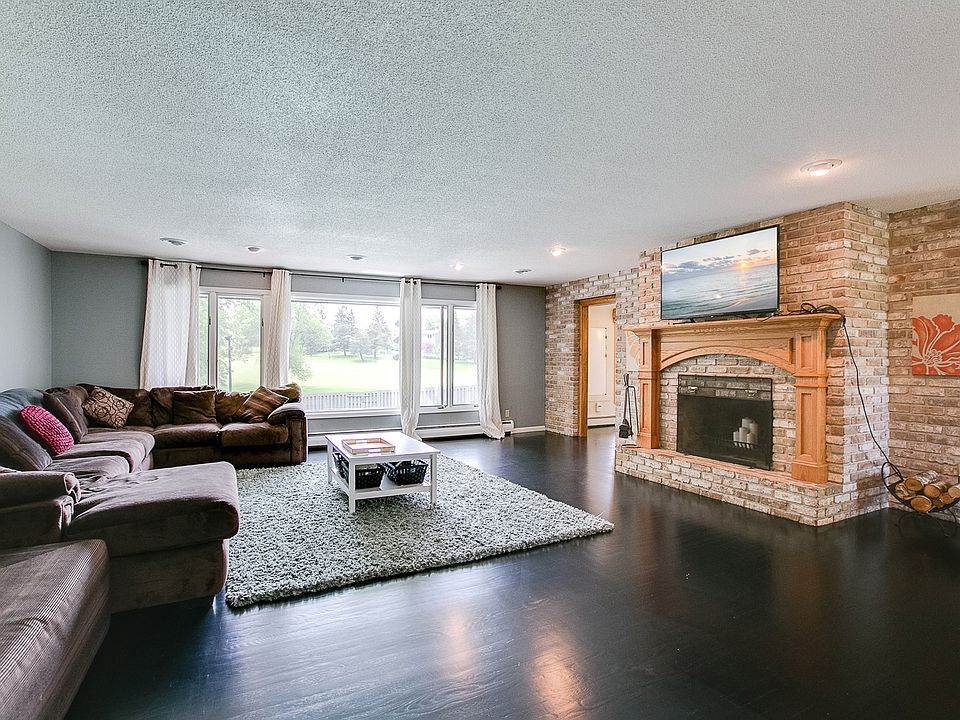 1st image of 90 Valley Ln