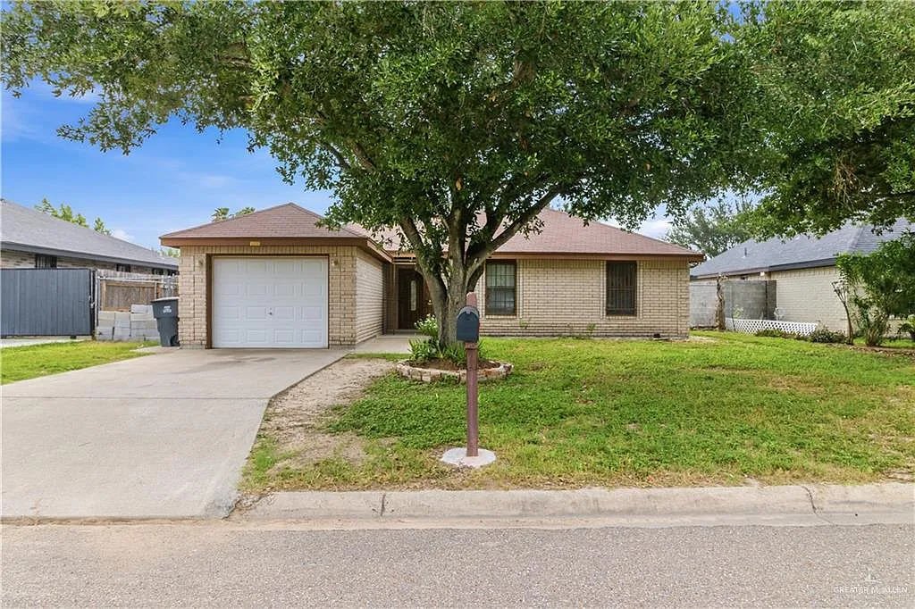 3 bed, 2.0 bath, 1188 sqft, $1,300 — Photo 3
