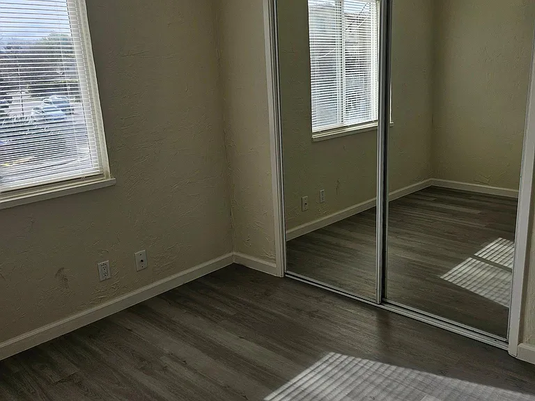 402 N Fair Oaks Ave — Photo 8