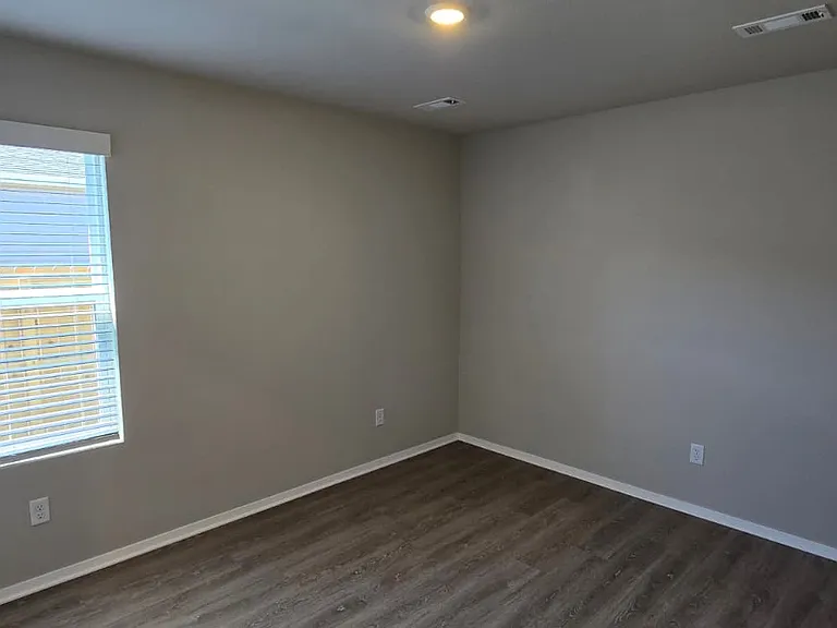 6605 NW Kathleen St — Photo 24