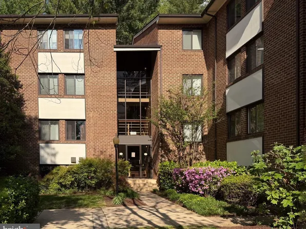 1552 Northgate Sq APT 12B, Reston, VA 20190