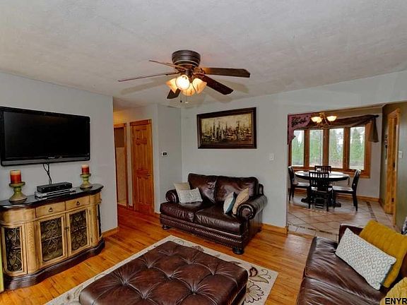 5th image of 27 Wedgewood Dr