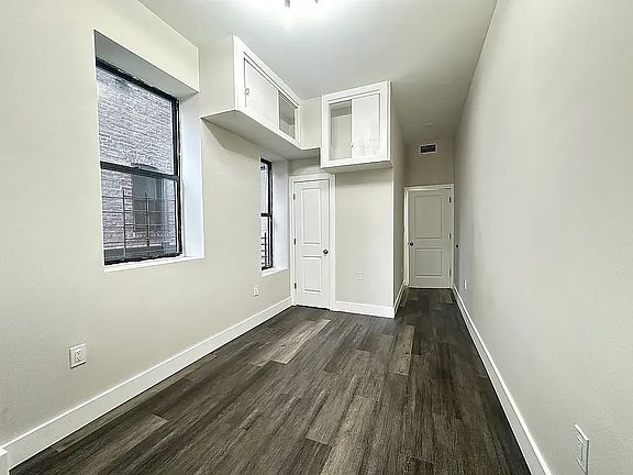 5th image of 244 Madison St APT 1L