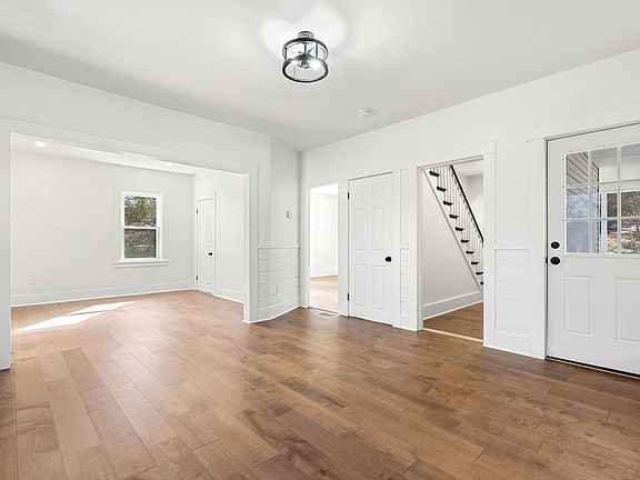 4th image of 2 Maple St