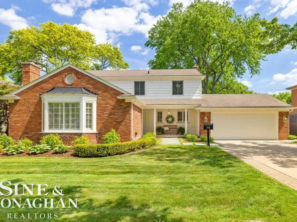 754 N Brys Dr, Grosse Pointe Woods, MI 48236