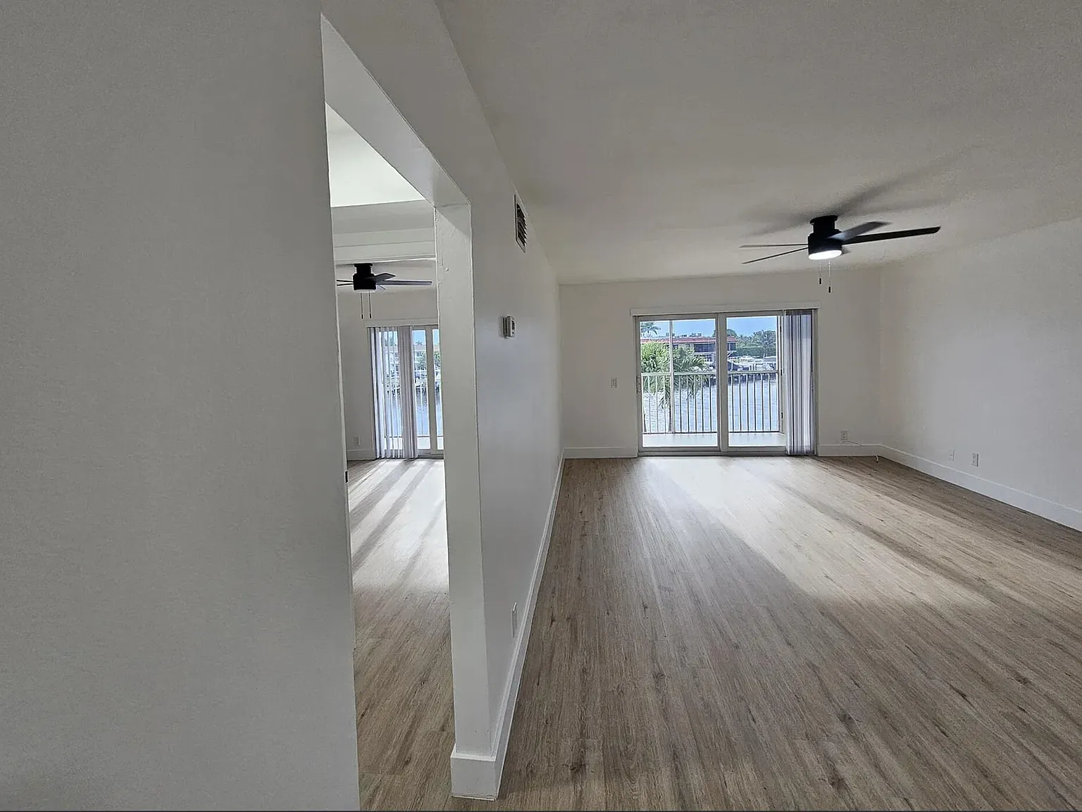 2 bed, 2.0 bath, 975 sqft, $2,350 — Photo 3