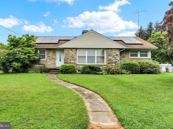 900 Clearview Ave, Hampstead, MD 21074