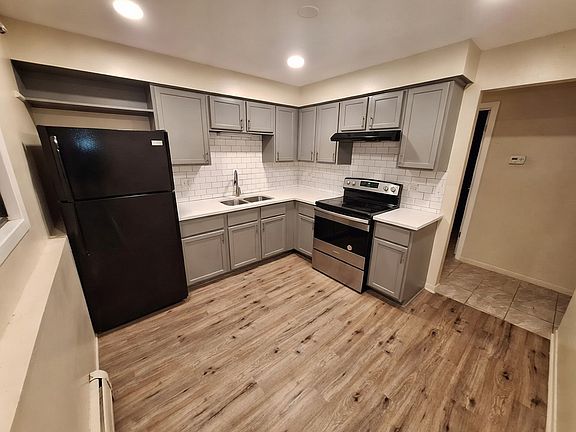 2nd image of 1040 S York Rd APT 1N