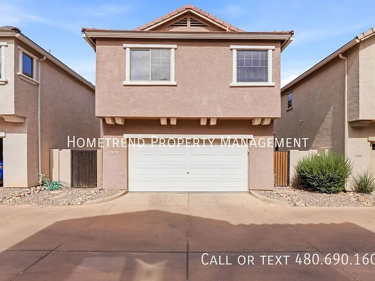 3855 E Santa Fe Ln — Photo 2