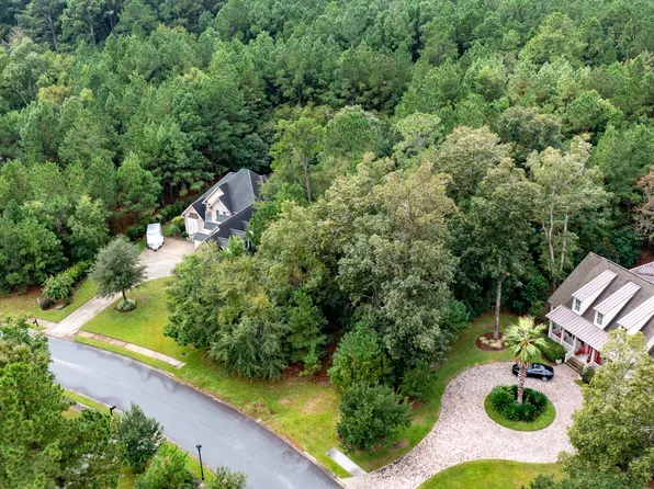 20 Enclave Cir, Savannah, GA 31419