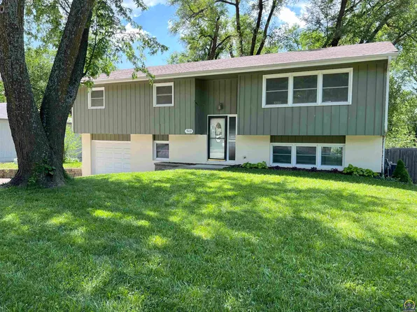 909 Pamela Ln, Lawrence, KS 66049