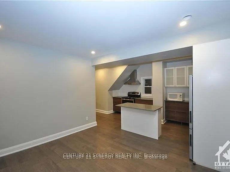 571 McLeod St #2 — Photo 6