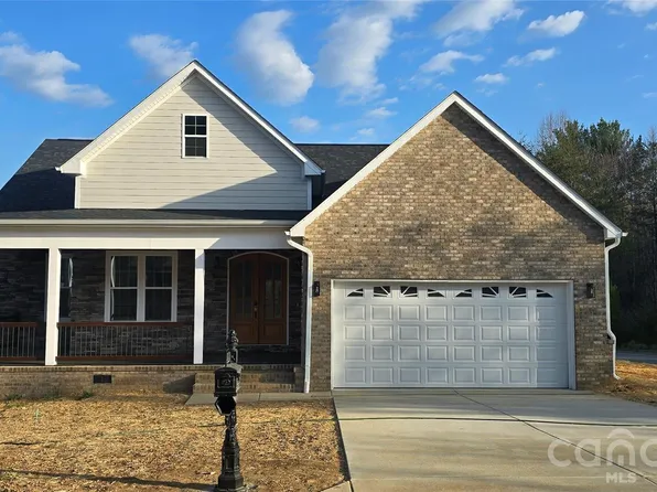 416 Whitmore St SE, Lenoir, NC 28645