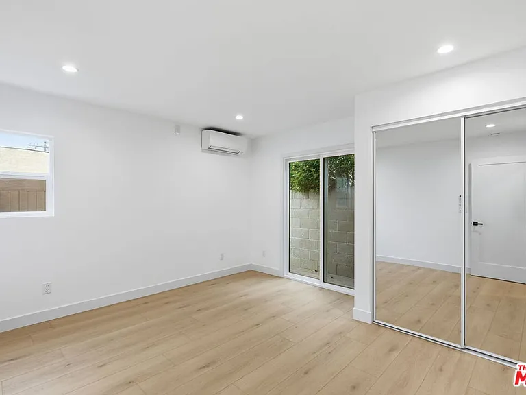 3431 Edgehill Dr — Photo 13