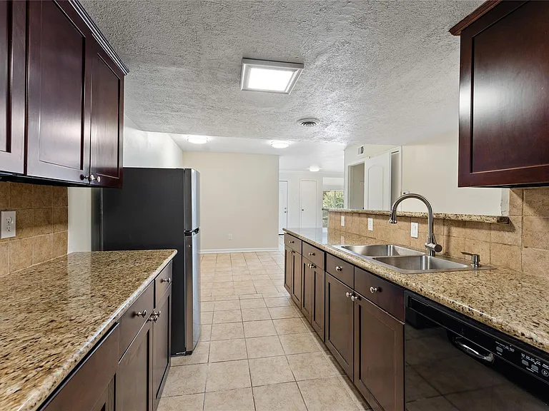 12633 Memorial Dr #50 — Photo 17
