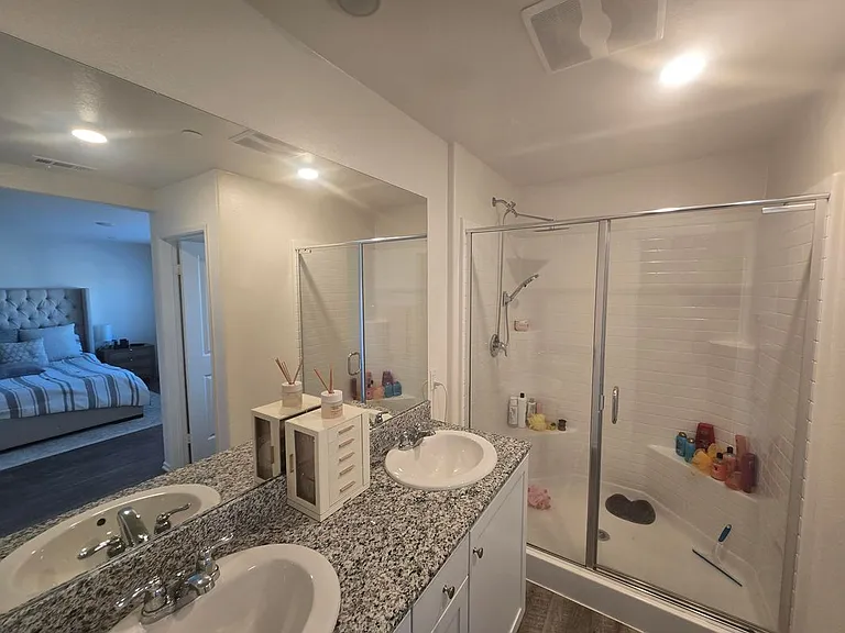 1231 Memorial Ave — Photo 17