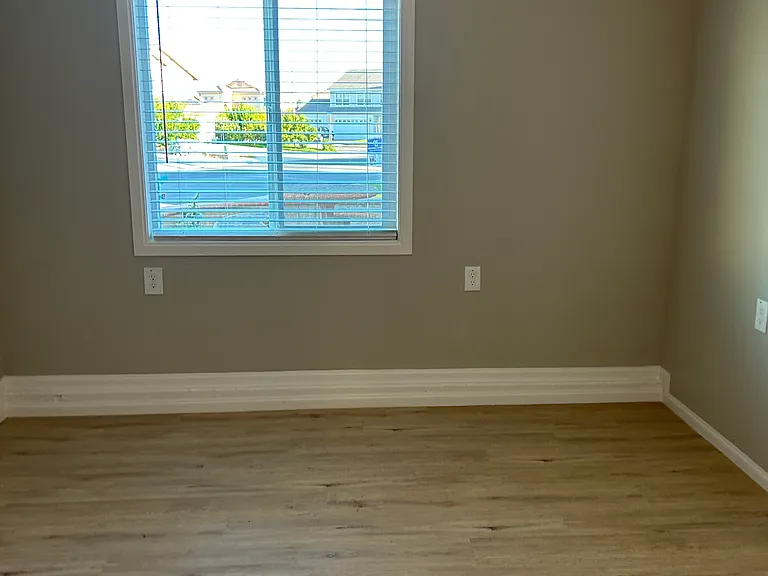 1407 Chase St — Photo 2