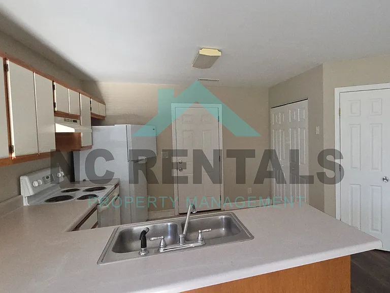 3206 Spring St — Photo 6