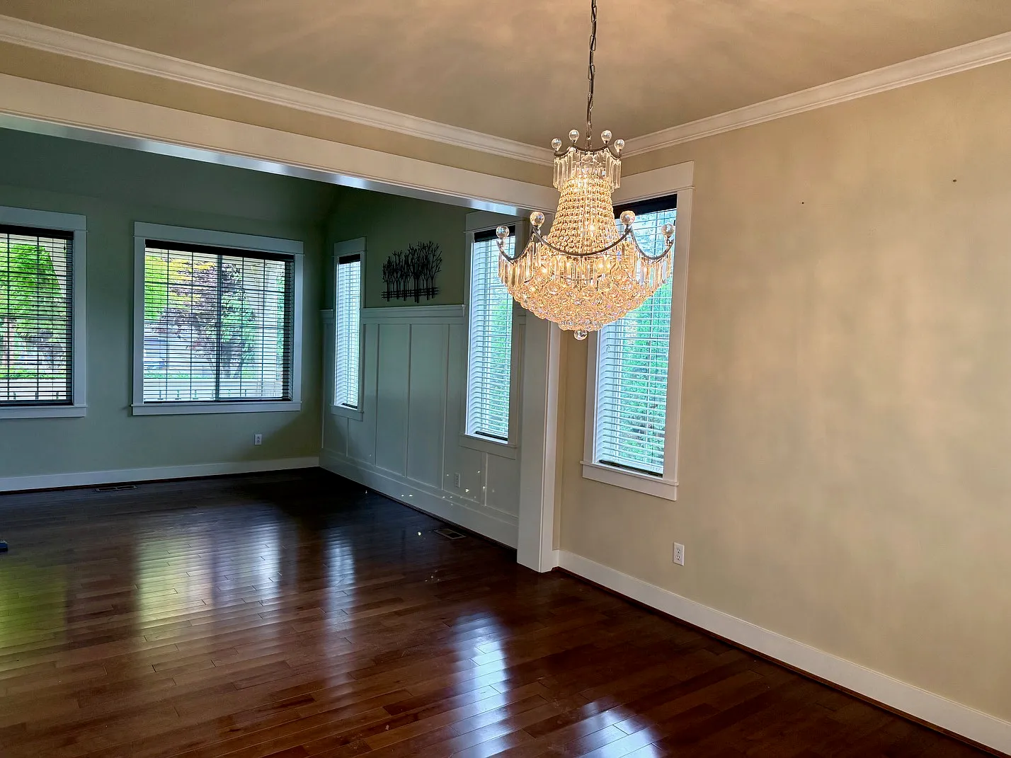 4 bed, 4049 sqft, $8,500 — Photo 2