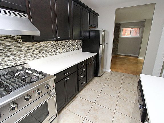 3rd image of 5644 Northumberland St