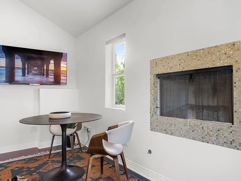 6714 Blucher Ave — Photo 11