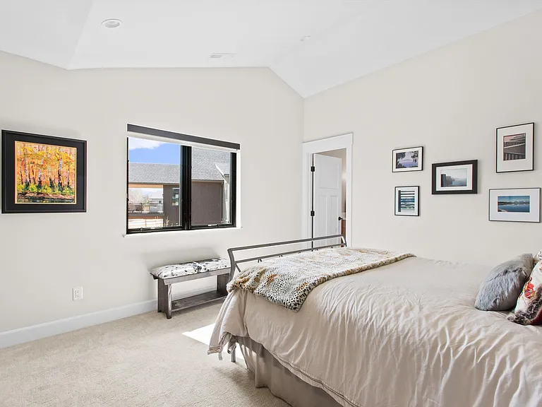 110 Bowles Dr — Photo 21
