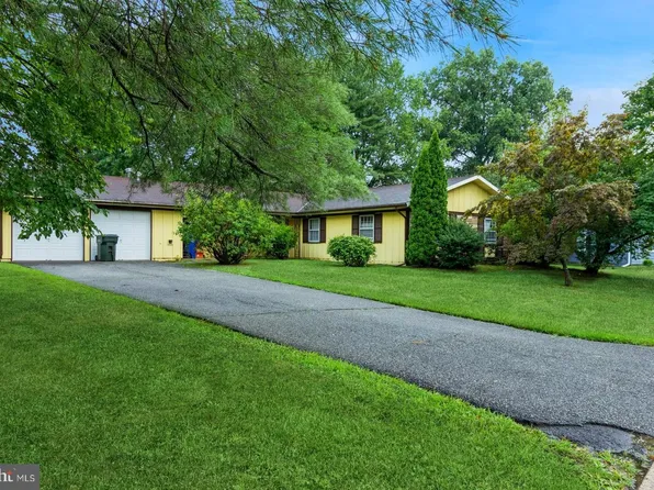 44 Trebing Ln, Willingboro, NJ 08046